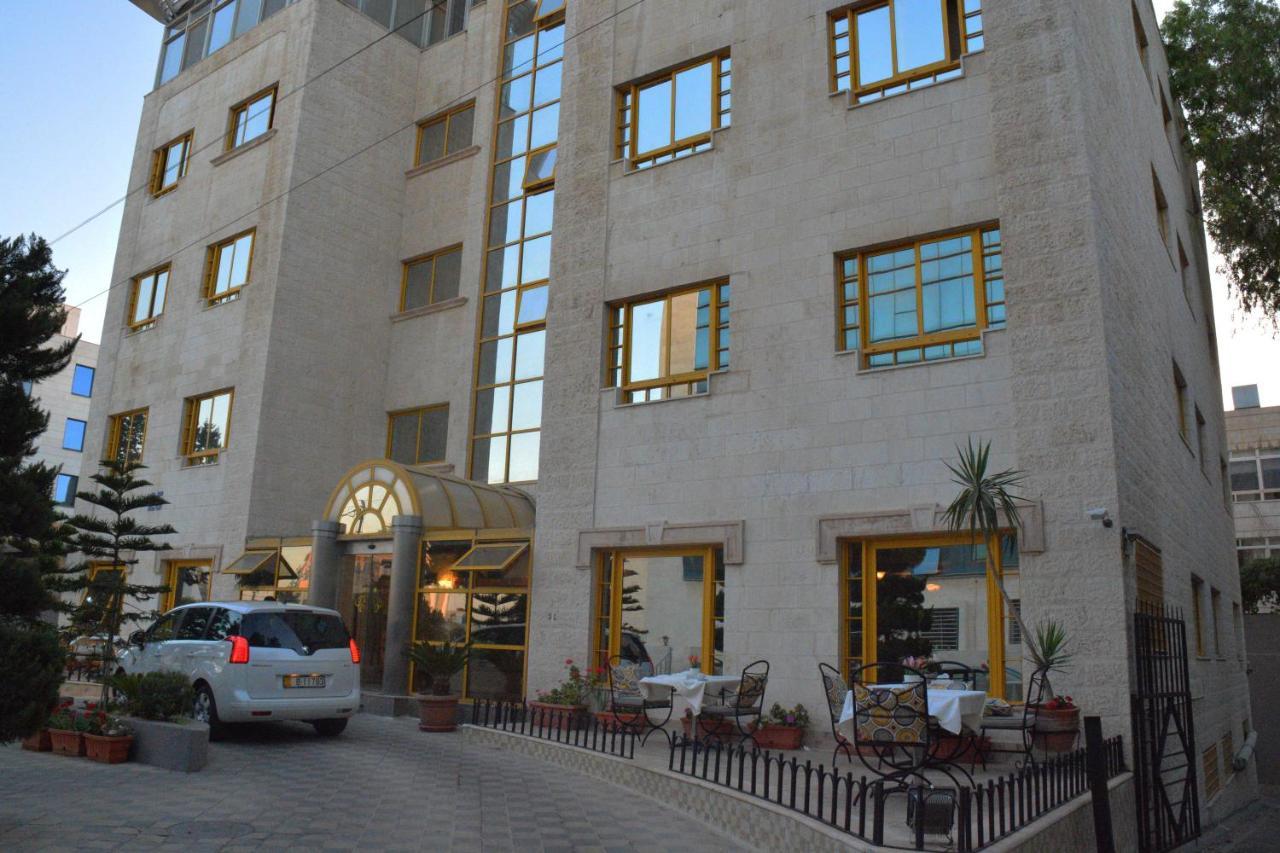 Capri Hotel Suites Amman Exterior photo